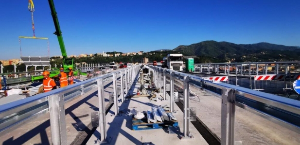 Top Nouvelle: les travaux d'asphalte coulé ont débuté avec Selenizza et la Sté CISA Asfalti 