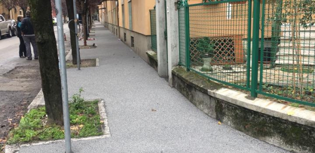 Revêtement d’une place avec asphalte coulé à Milan - Italie
