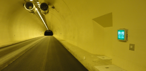 Krabe Tunnel Albania - special Wearing Course with high quality features